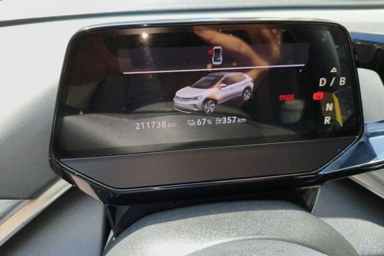Used Volkswagen ID.4 CROZZ 2021 Long-Range PURE+ Two-Wheel Drive Version Odometer Close Up