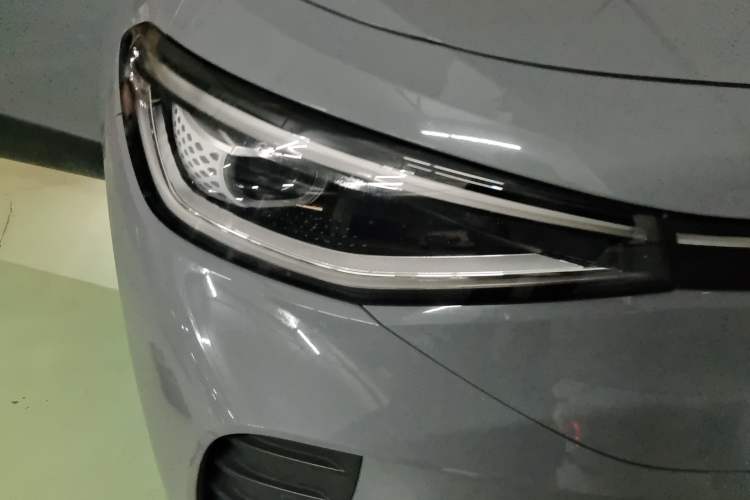Used Volkswagen ID.4 CROZZ 2021 Long-Range PRO Two-Wheel Drive Version Right Front Headlight