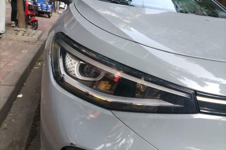 Used Volkswagen ID.4 CROZZ 2021 Long-Range PURE+ Two-Wheel Drive Version Right Front Headlight