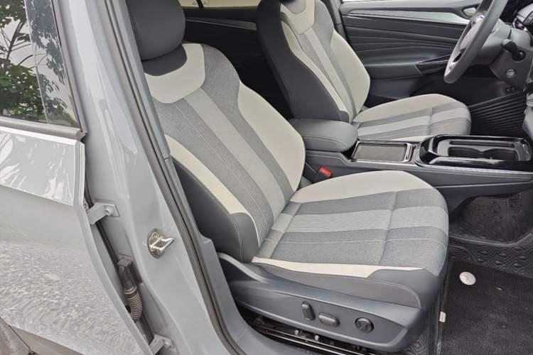 Used Volkswagen ID.4 CROZZ 2021 Long-Range PURE+ Two-Wheel Drive Version Right Front Seat