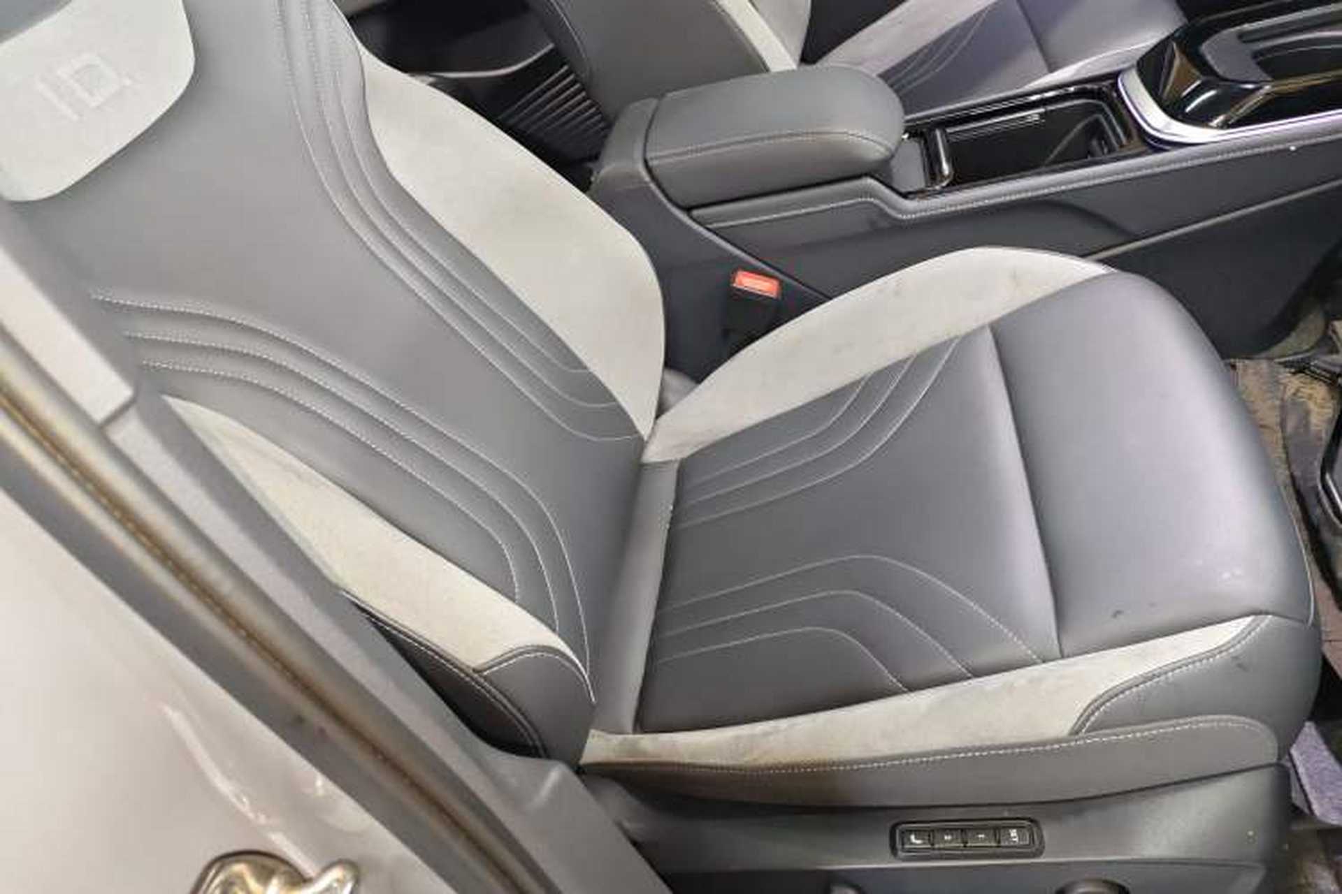 Used Volkswagen ID.4 CROZZ 2021 Long-Range PRO Two-Wheel Drive Version Right Front Seat