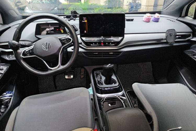 Used Volkswagen ID.4 CROZZ 2021 Long-Range PRO Two-Wheel Drive Version Center Console