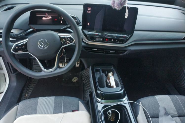 Used Volkswagen ID.4 CROZZ 2021 Long-Range PURE+ Two-Wheel Drive Version Center Console