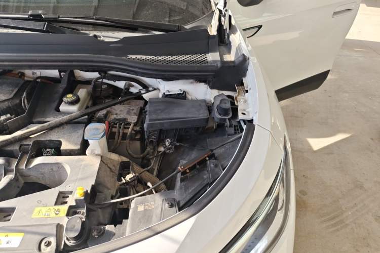Used Volkswagen ID.4 CROZZ 2021 Long-Range Lite PRO Two-Wheel Drive Version Engine Bay Left