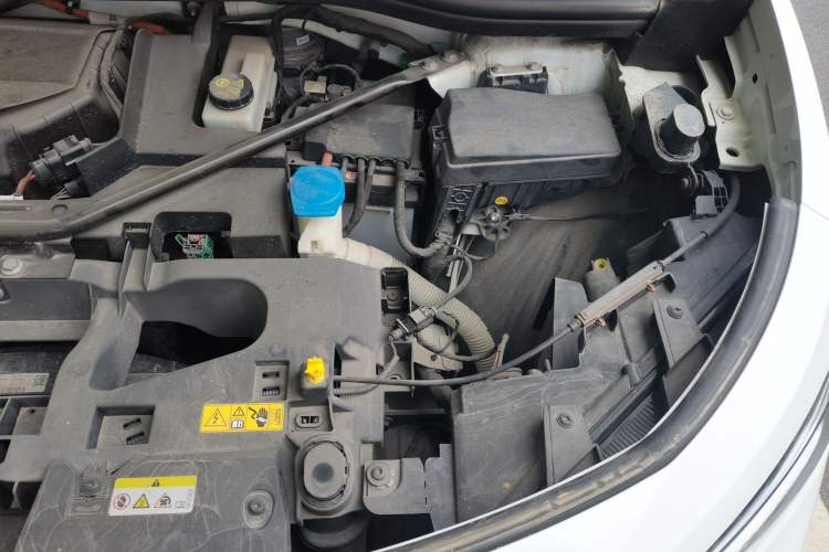 Used Volkswagen ID.4 CROZZ 2021 Long-Range PRO Two-Wheel Drive Version Engine Bay Left