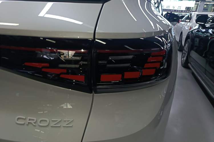 Used Volkswagen ID.4 CROZZ 2021 High-Performance PRIME Early-Bird Edition Exterior 4