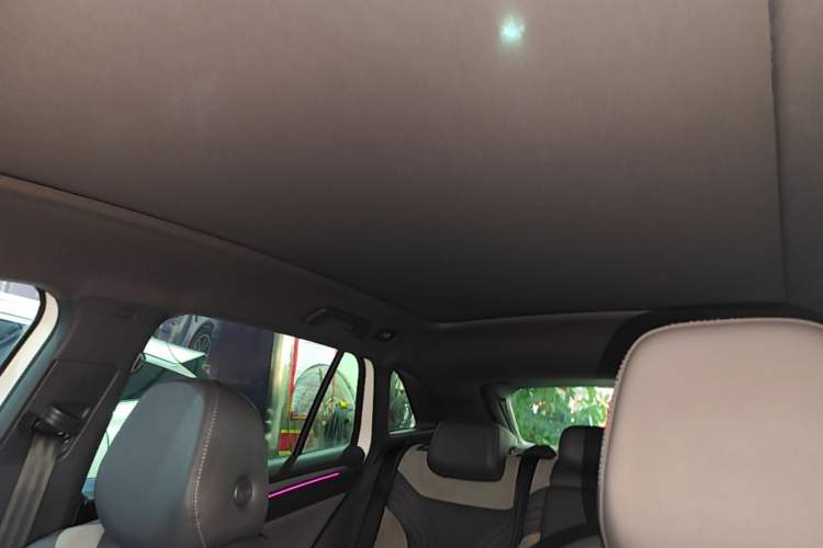 Used Volkswagen ID.4 CROZZ 2021 Long-Range PURE+ Two-Wheel Drive Version Headliner