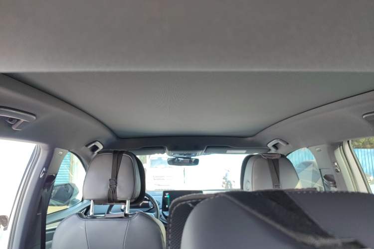 Used Volkswagen ID.4 CROZZ 2021 Long-Range Lite PRO Two-Wheel Drive Version Headliner