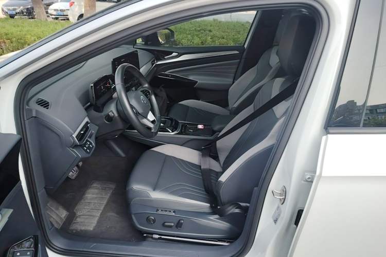 Used Volkswagen ID.4 CROZZ 2021 Long-Range PRO Two-Wheel Drive Version Left Front Seat