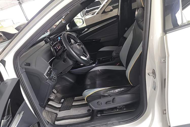 Used Volkswagen ID.4 CROZZ 2021 Long-Range PRO Two-Wheel Drive Version Left Front Seat