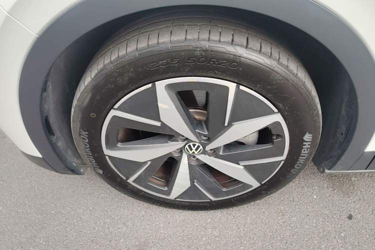 Used Volkswagen ID.4 CROZZ 2021 Long-Range PRO Two-Wheel Drive Version Left Front Wheel Hub