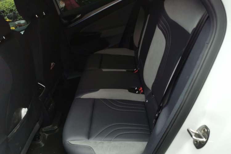 Used Volkswagen ID.4 CROZZ 2021 Yeyue First-Edition Two-Wheel-Drive Version Left Rear Seat