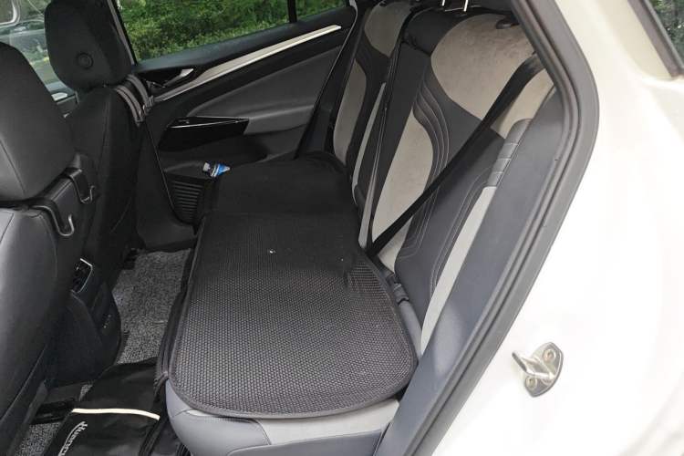 Used Volkswagen ID.4 CROZZ 2021 Long-Range PRO Two-Wheel Drive Version Left Rear Seat