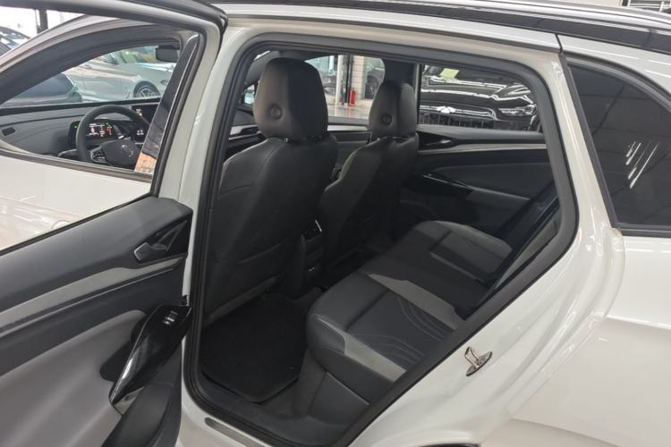 Used Volkswagen ID.4 CROZZ 2021 Long-Range Lite PRO Two-Wheel Drive Version Left Rear Seat
