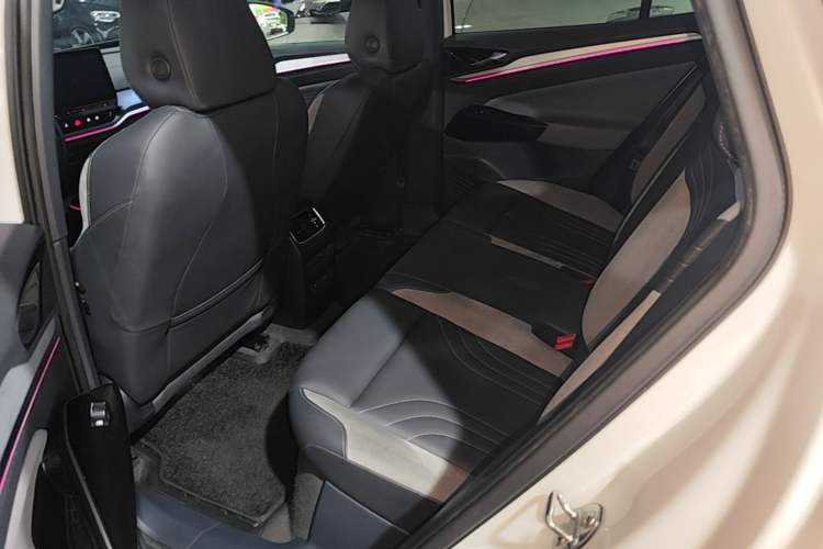 Used Volkswagen ID.4 CROZZ 2021 Long-Range PURE+ Two-Wheel Drive Version Left Rear Seat