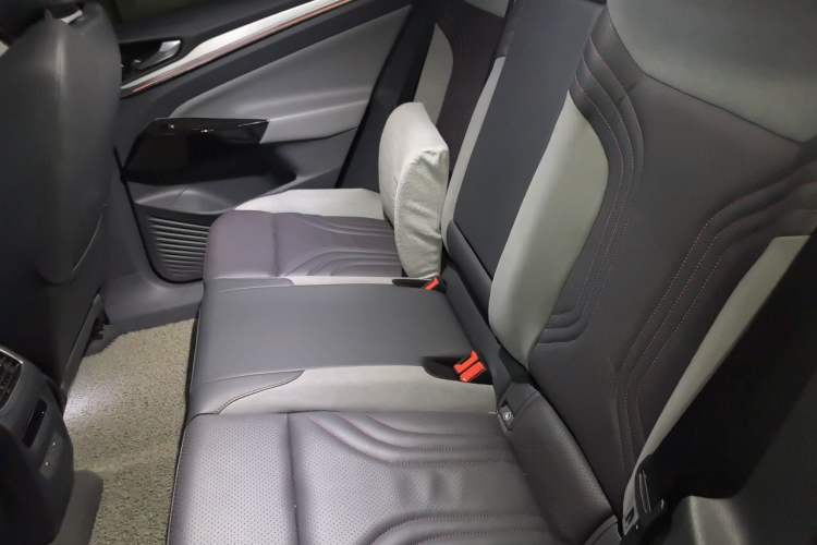 Used Volkswagen ID.4 CROZZ 2021 High-Performance PRIME Four-Wheel Drive Version Left Rear Seat