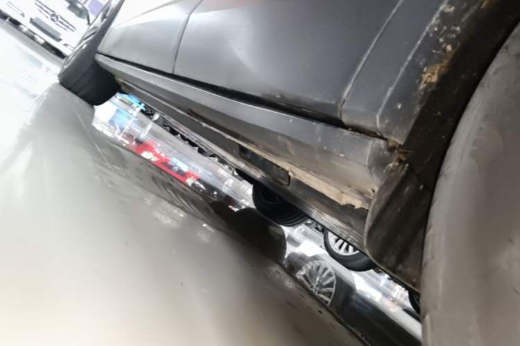 Used Volkswagen ID.4 CROZZ 2021 Long-Range Lite PRO Two-Wheel Drive Version Left Side Sill