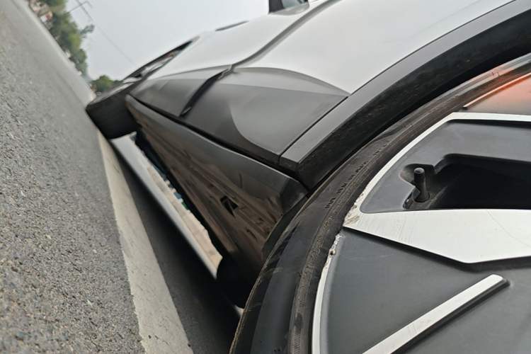 Used Volkswagen ID.4 CROZZ 2021 Long-Range PURE+ Two-Wheel Drive Version Left Side Sill