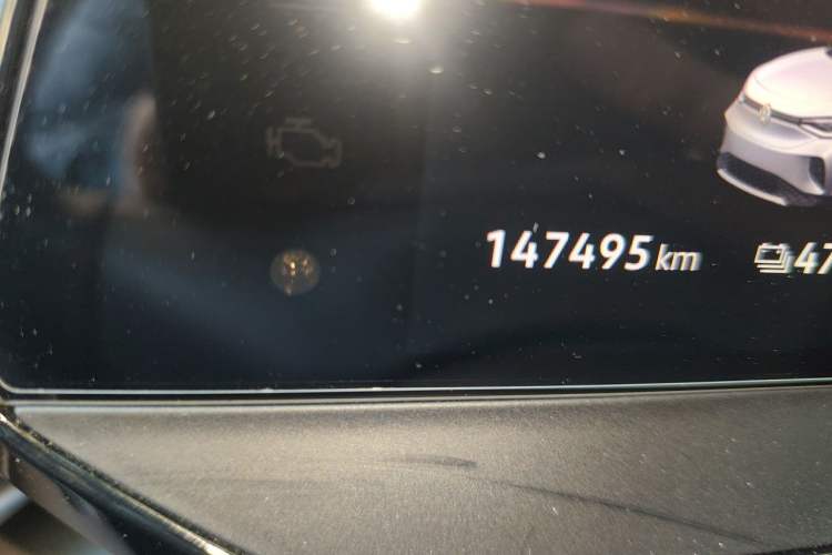 Used Volkswagen ID.4 CROZZ 2021 Long-Range PRO Two-Wheel Drive Version Odometer Close Up