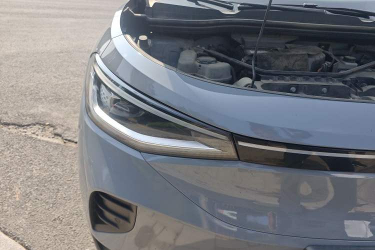 Used Volkswagen ID.4 CROZZ 2021 Long-Range PRO Two-Wheel Drive Version Right Front Headlight