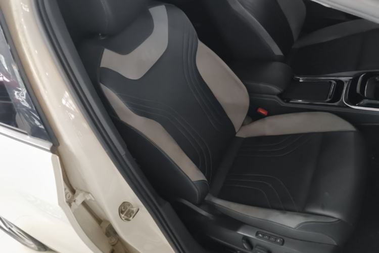 Used Volkswagen ID.4 CROZZ 2021 Long-Range Lite PRO Two-Wheel Drive Version Right Front Seat