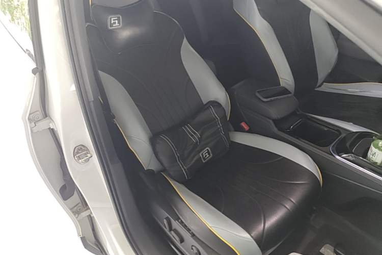 Used Volkswagen ID.4 CROZZ 2021 Long-Range PRO Two-Wheel Drive Version Right Front Seat