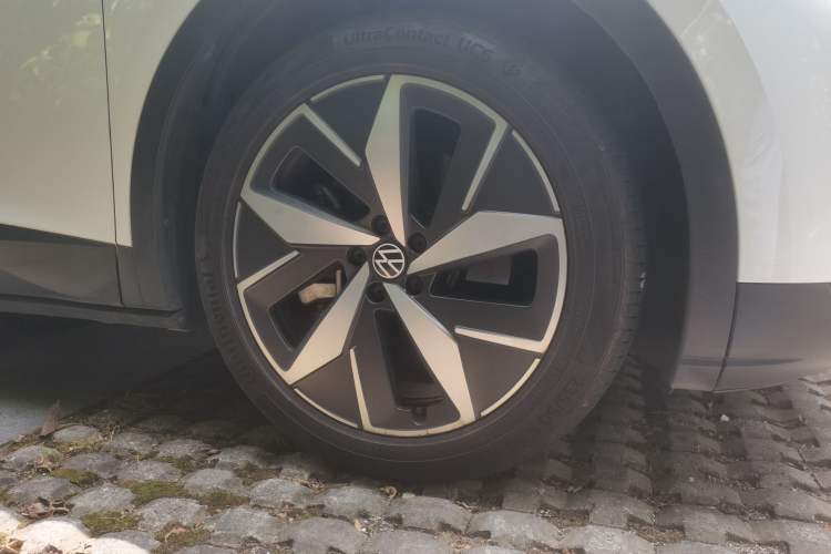 Used Volkswagen ID.4 CROZZ 2021 Long-Range PURE+ Two-Wheel Drive Version Right Front Wheel Hub