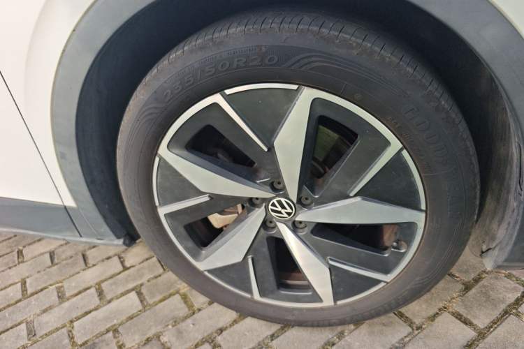 Used Volkswagen ID.4 CROZZ 2021 Long-Range PRO Two-Wheel Drive Version Right Front Wheel Hub