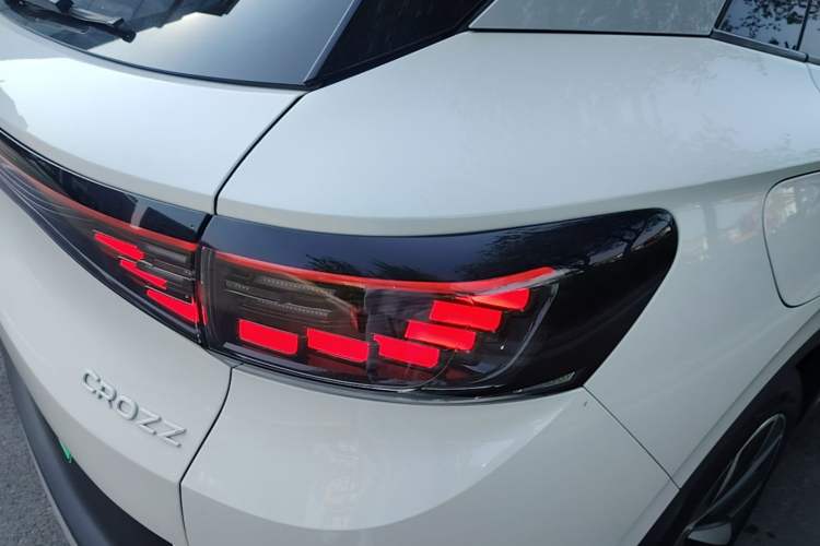 Used Volkswagen ID.4 CROZZ 2021 Long-Range PRO Two-Wheel Drive Version Right Rear Taillight