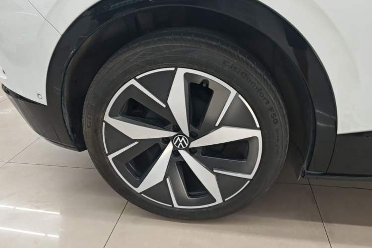 Used Volkswagen ID.4 CROZZ 2021 Long-Range Lite PRO Two-Wheel Drive Version Right Rear Wheel Hub