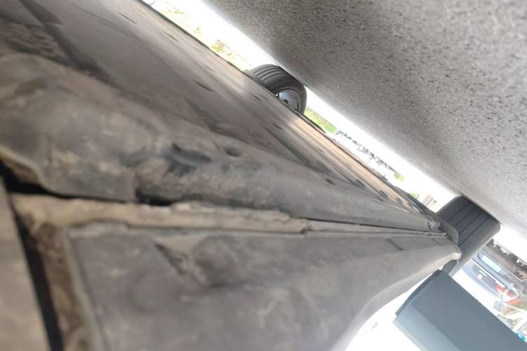Used Volkswagen ID.4 CROZZ 2021 Long-Range PRO Two-Wheel Drive Version Right Side Sill