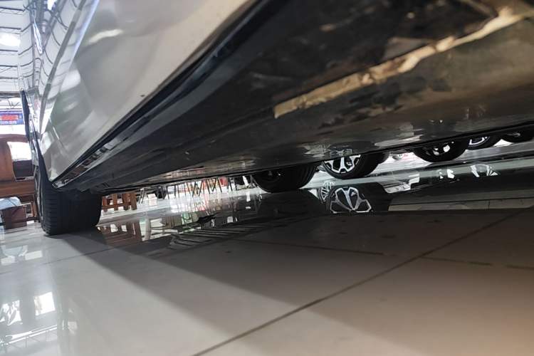 Used Volkswagen ID.4 CROZZ 2021 Long-Range PURE+ Two-Wheel Drive Version Right Side Sill