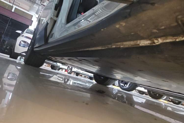 Used Volkswagen ID.4 CROZZ 2021 Long-Range PURE+ Two-Wheel Drive Version Right Side Sill