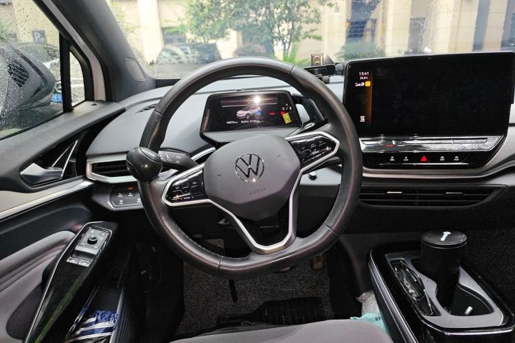 Used Volkswagen ID.4 CROZZ 2021 Long-Range PRO Two-Wheel Drive Version Steering Wheel