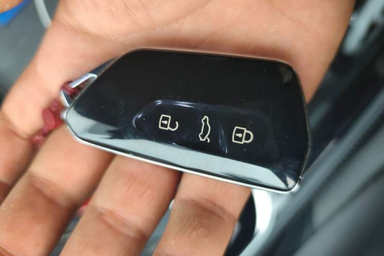 Used Volkswagen ID.4 CROZZ 2021 Long-Range Lite PRO Two-Wheel Drive Version Vehicle Key