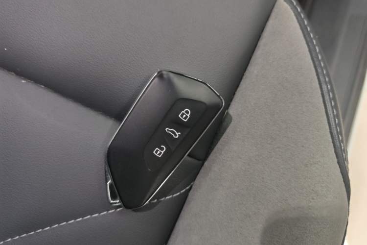 Used Volkswagen ID.4 CROZZ 2021 Long-Range Lite PRO Two-Wheel Drive Version Vehicle Key