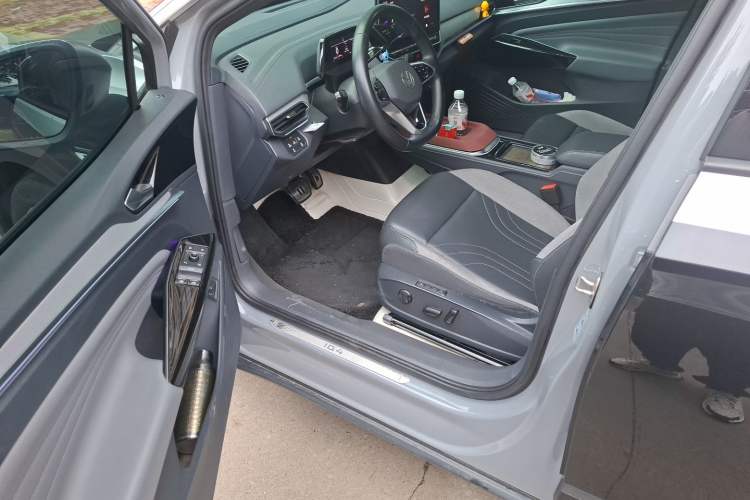 Used Volkswagen ID.4 CROZZ 2022 Long-Range Lite PRO Edition Driver Seat