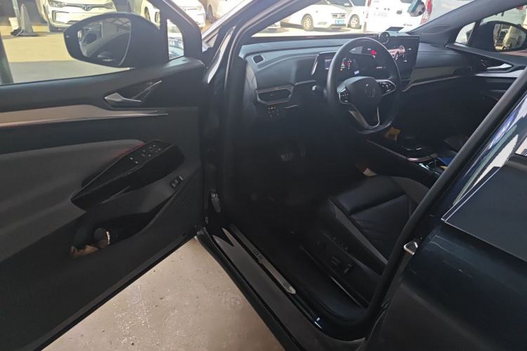Used Volkswagen ID.4 CROZZ 2022 Long-Range Lite PRO Edition Interior 3