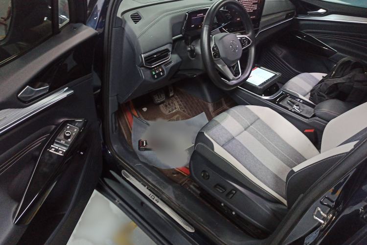 Used Volkswagen ID.4 CROZZ 2022 Long-Range PURE+ Edition Interior 3