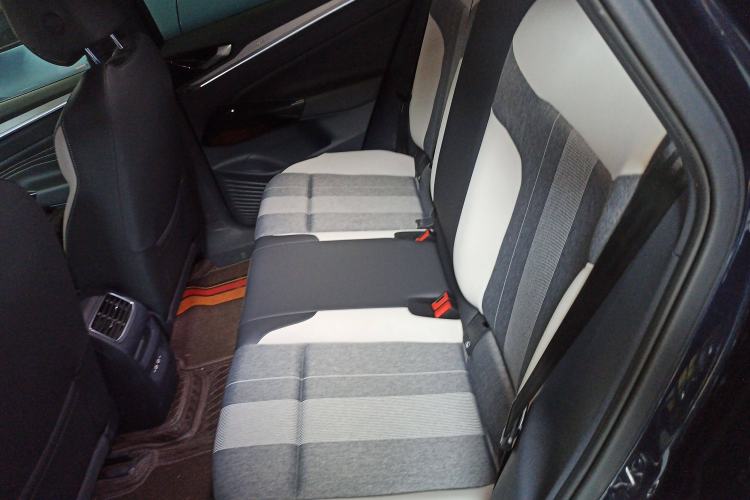 Used Volkswagen ID.4 CROZZ 2022 Long-Range PURE+ Edition Interior 4