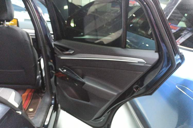 Used Volkswagen ID.4 CROZZ 2022 Long-Range PURE+ Edition Interior 6