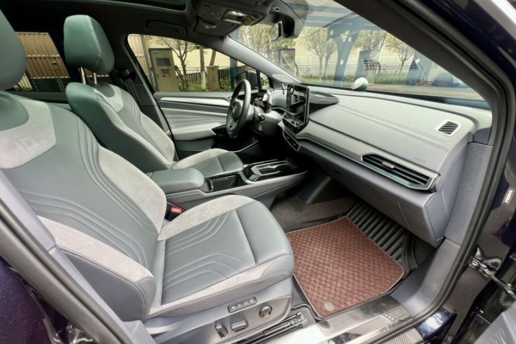 Used Volkswagen ID.4 CROZZ 2022 Long-Range PRO Edition Interior 6