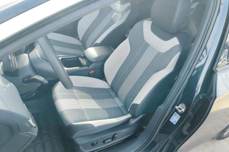 Used Volkswagen ID.4 CROZZ 2022 Pure Edition Limited Edition Left Front Seat