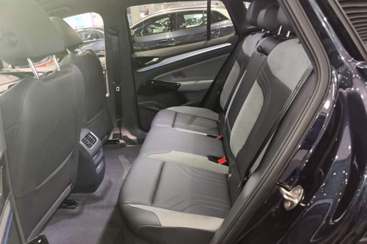 Used Volkswagen ID.4 CROZZ 2022 Long-Range PURE+ Edition Left Rear Seat