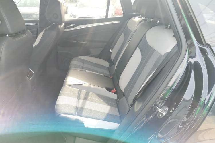 Used Volkswagen ID.4 CROZZ 2022 Pure Edition Limited Edition Left Rear Seat