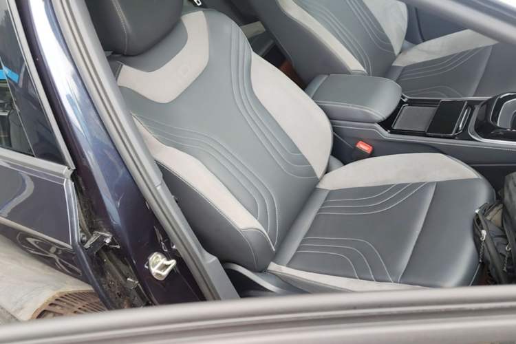 Used Volkswagen ID.4 CROZZ 2022 Long-Range Lite PRO Edition Right Front Seat