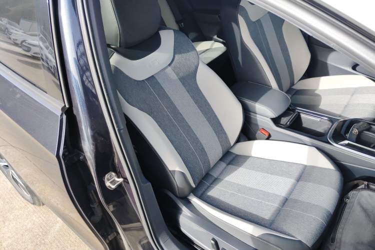 Used Volkswagen ID.4 CROZZ 2022 Pure Edition Limited Edition Right Front Seat