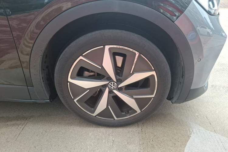 Used Volkswagen ID.4 CROZZ 2022 Long-Range Lite PRO Edition Right Front Wheel Hub