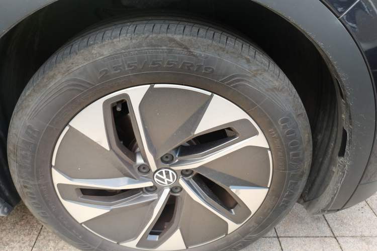 Used Volkswagen ID.4 CROZZ 2022 Pure Edition Limited Edition Right Front Wheel Hub