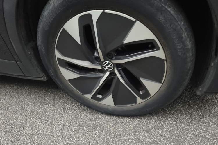 Used Volkswagen ID.4 CROZZ 2022 Long-Range PURE+ Edition Right Front Wheel Hub